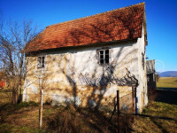 ČOVIĆE ( Otočac) - seosko imanje, kuća, štala, okućnica