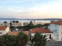 Crikvenica, kuća drugi red do mora