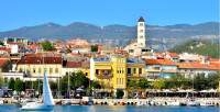 Crikvenica, samostojeća kuća na top lokaciji, 30 m od plaže