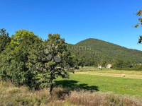 GRAĐEVINSKO ZEMLJIŠTE PODOŠTRA S POGLEDOM NA VELEBIT