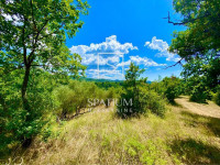 ISTRA, OSLIĆI, GRAĐEVINSKO ZEMLJIŠTE S JEDINSTVENIM POGLEDOM