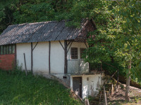 Klijet s pomoćnim objektom, vinograd i voćnjak