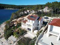 KORČULA - Villa Prvi Red do Mora (220m2)