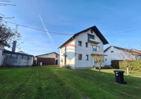 Kuća: Sisak, 250.00 m2