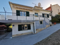 Kuća: Trogir, 220.00 m2