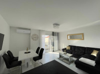 Moderan stan u novogradnji s osiguranim parkingom - Trogir *DUGOROČNO*