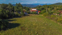 Motovun, okolica, građevinsko zemljište s pogledom na Motovun