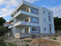 Novalja,novogradnja,2-s prizemlje 76m2, vrt,PM