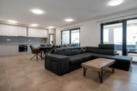 Novigrad, penthouse 500 metara od mora