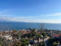 OPATIJA- stan ( etaža), 160 m2, 4 s kl., POGLED, OKUĆNICA