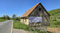 OROVAC ( Otočac ) kuća prizemnica, pomoćna zgrada, vrt, oranica