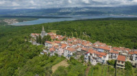 OTOK KRK, SOLINE, GRAĐEVINSKO ZEMLJIŠTE 1022 M2, 2 KM OD MORA