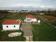 POLJICA - BRIG kuća s velikim građ. zemljištem od 4200 m2