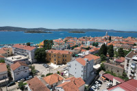 Biograd CENTAR-Hotel 900m2, sa 16 jedinica, restoran, lift, PRILIKA