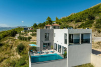 Predivna villa: Podstrana, 200.00 m2 + 1400m2 okućnice