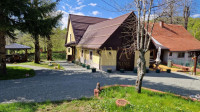 Slavica/Fužine, Dvojna kuća, 260m2, okućnica, bazen