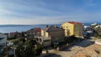 Stan Crikvenica, 2S i DB + balkon + loggia + okućnica + parkirno m.