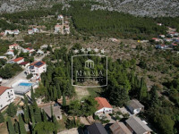 Starigrad - građevinsko zemljište 4.081m2! Centar i plaža! 160€/m2