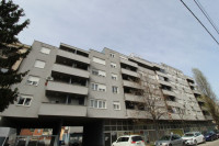 TREŠNJEVKA*ulični lokal PP1*roh bau stanje*52,20 m2*dvoetažni prostor!