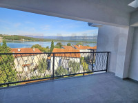 Uvala Soline, dvoetažni apartman s vrtom i pogledom na more!