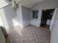 Vir, dvosobni apartman + garaža, 190m plaža