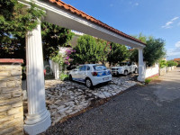Vir, house with 4 apartments - top location