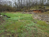 Viškovo/Saršoni,veliki teren 1982 m2,na mirnoj lokaciji,odličan prilaz