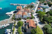 Zadar, otok Ugljan novogradnja 77m2 prvi red do mora