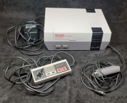 Nintendo NES Konzola