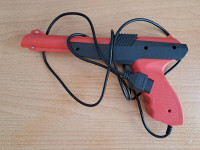 Nintendo NES Zapper (pištolj)