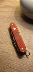 Victorinox Farmer old cross alox crveni