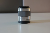 Sony E 50mm f/1.8, OSS objektiv (E-mount SEL50F18)