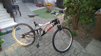 Bicikla 26 cola DISCOVERY VUKLAN , 18 brzina prodajem za 110 E