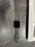 Apple Watch serija 3 42mm Space Gray