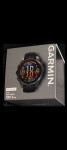 Garmin Fenix 8 47mm Amoled: tamnosivi, crni remen, zapakirani sat