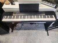 Casio CDP-130 digitalni piano s klavirkom klupicom  (do 36 rata)