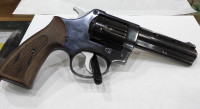 Revolver  Magnum cal.357, Crvena zastava