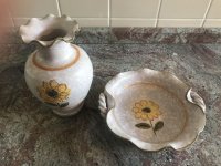 Ukrasna vaza i tanjur,keramika, uzorak suncokret