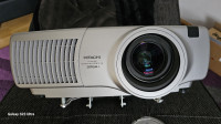 Hitachi projektor