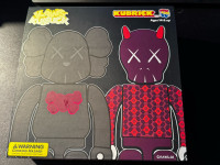 Kaws x Kubrick set figura