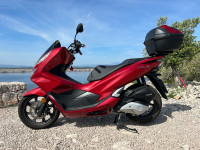 Honda PCX 125 (samo 3.000km!) *** BOŽIĆNA AKCIJA ***