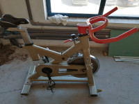 SPINNING BIKE