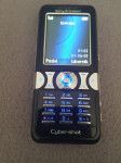 Sony Ericsson K550 i,091/092 mreže,sa punjačem ---vrlo dobro stanje