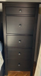 Visoka komoda hemnes (5 ladica)