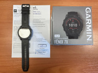 GARMIN FENIX 7X SOLAR tamnosivi s crnim remenom