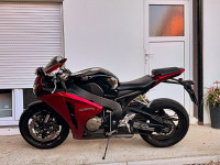 Honda CBR1000RR 998 cm3