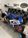 Suzuki GSX-R  1000 cm3