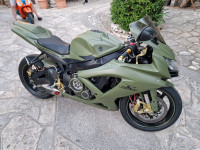 Suzuki GSX-R750  750 cm3