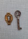 starinski ključ sa ključanicom