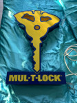 MUL T LOCK  SVJETLEČA REKLAMA